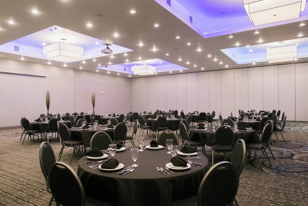 Holiday Inn Longview North 67/80