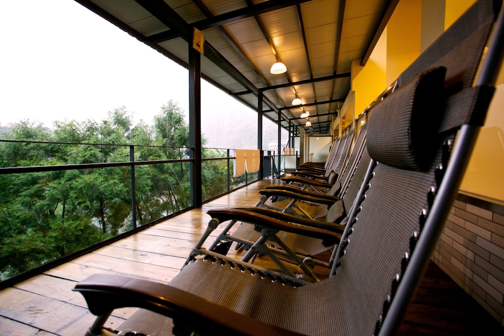 Spring Spa Hotel 38/48