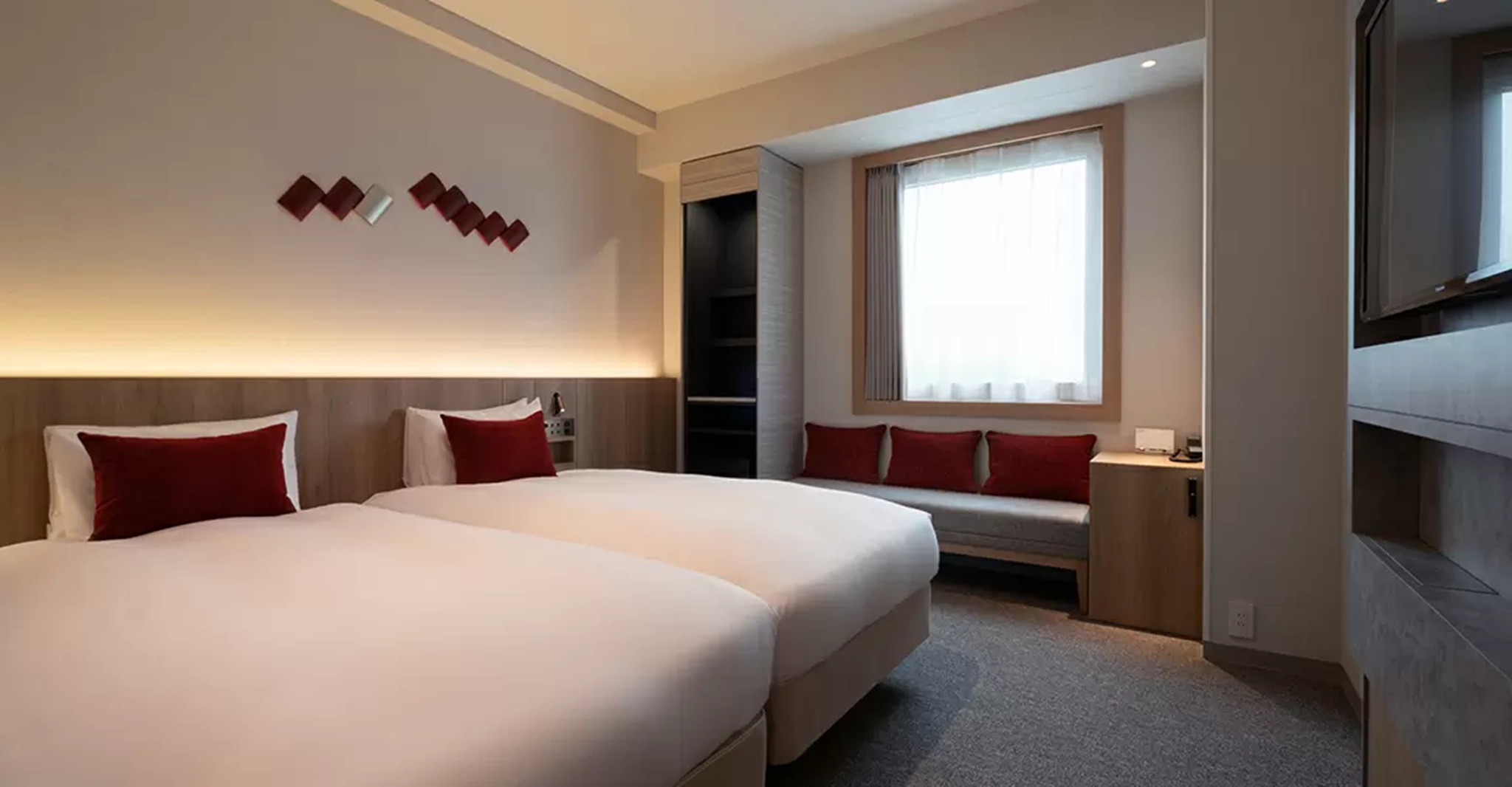 Hollywood, Superior, Twin Beds, Prime Floor