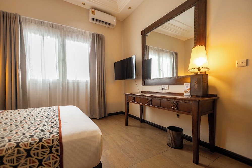 The African Regent Hotel 23/71