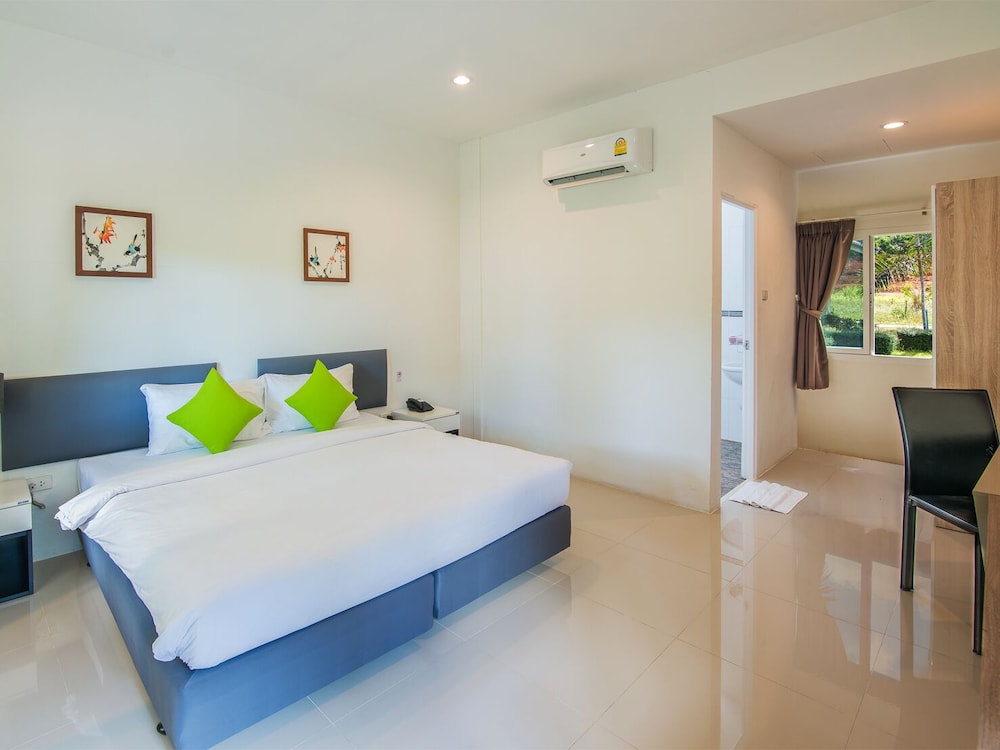 Katathong Golf Resort & Spa 10/50
