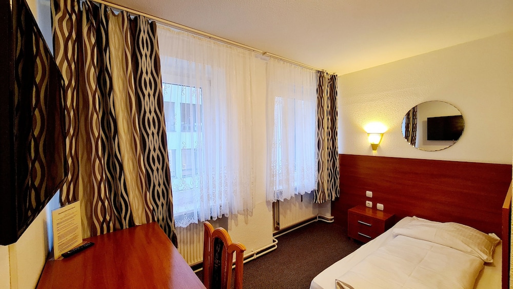 Hotel Zentrum Hannover 11/50
