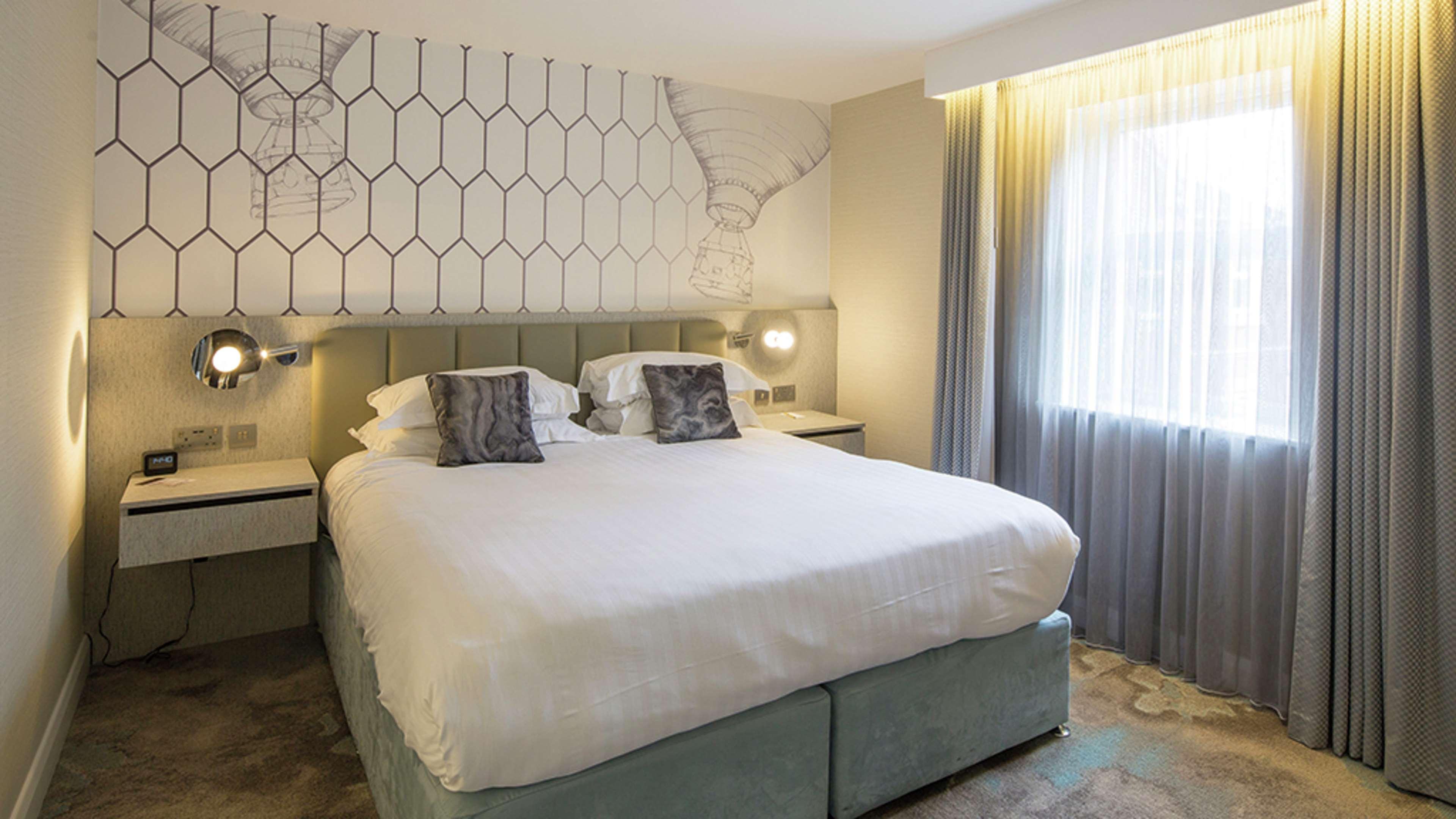 FAMILY SUITE, JUNIOR SUITE, KING BED