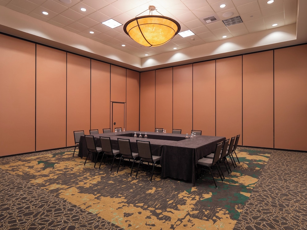 Holiday Inn Stevens Point Convention Ctr 6/72