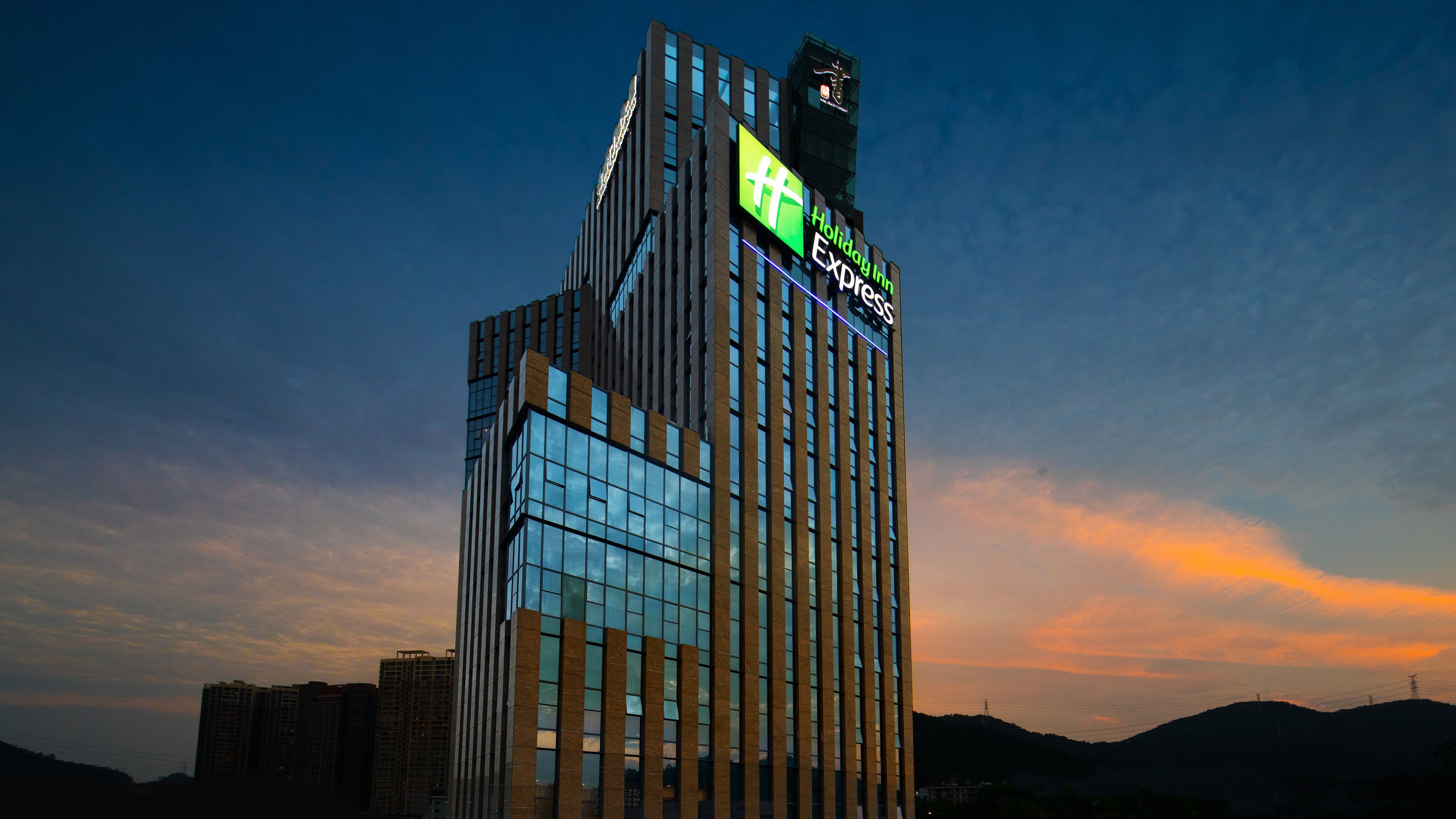 Holiday Inn Express Shenzhen North Station 1/29