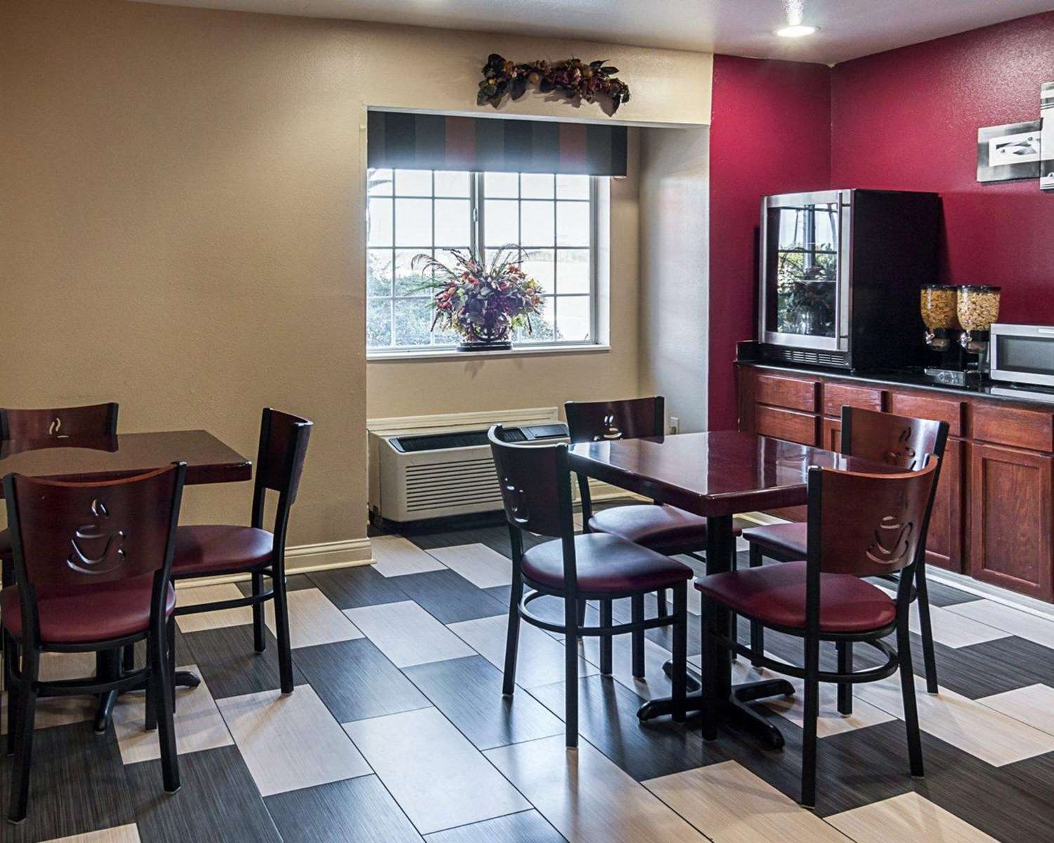 restaurant cafeteria