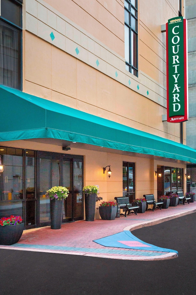 Courtyard by Marriott Wilmington Downtown 1/34