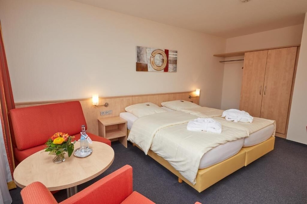 Hotel Filderland - Stuttgart Messe - Airport - Self Check-In 12/59