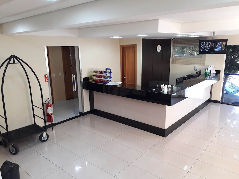 Cristal Palace Inn 9/40