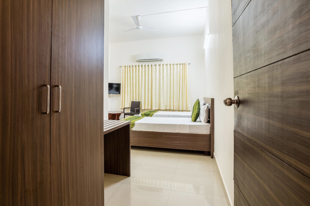 Treebo Pappilon Palace Mangalore 37/38