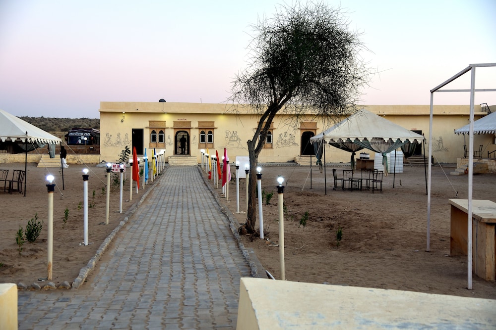 Welcome Desert Camps 27/40