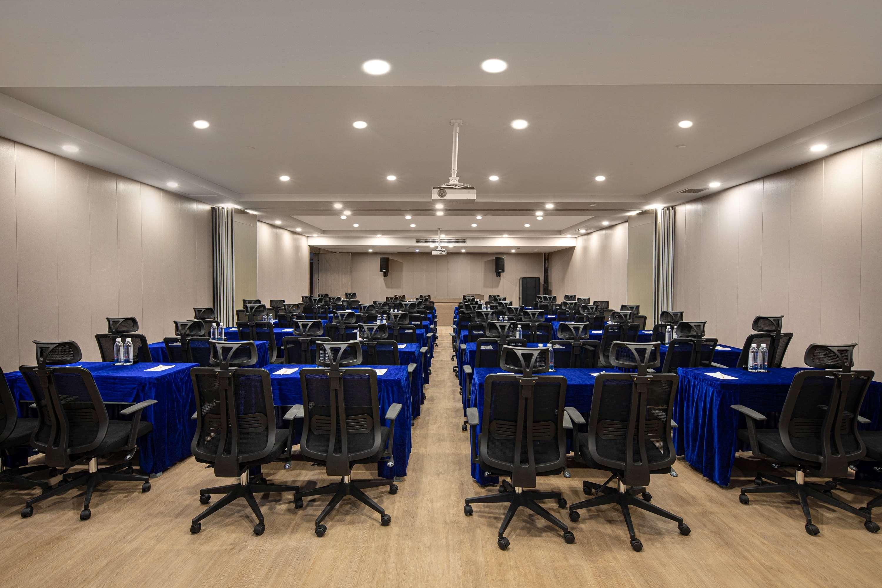 Microtel by Wyndham Huangshan Tangkou 42/43