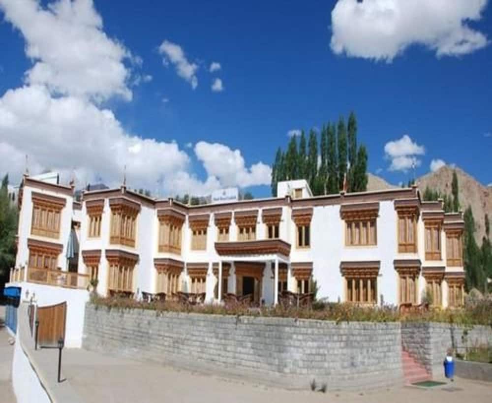 Hotel Royal Ladakh 48/50