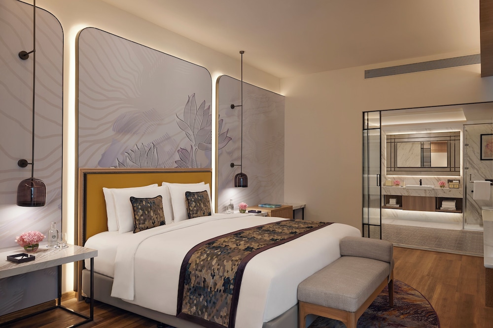 Vivanta Thane LBS Road 12/36
