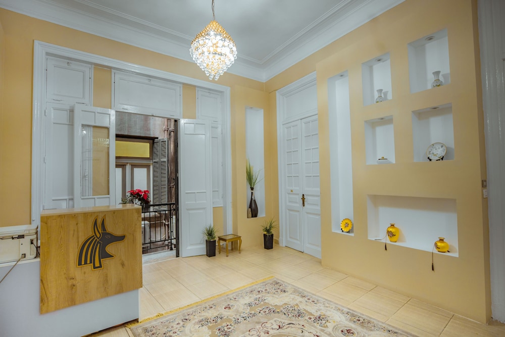 The Square Boutique Hotel 64/70
