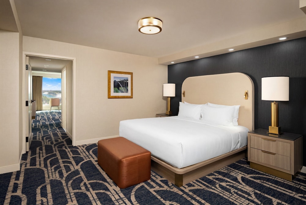 2 Rooms, Suite, King Bed, Falls View, Sofa