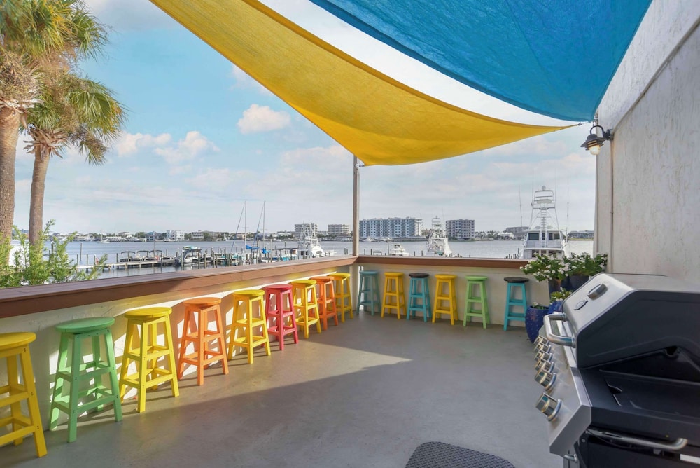 Inn on Destin Harbor, an Ascend Collection Hotel 5/59