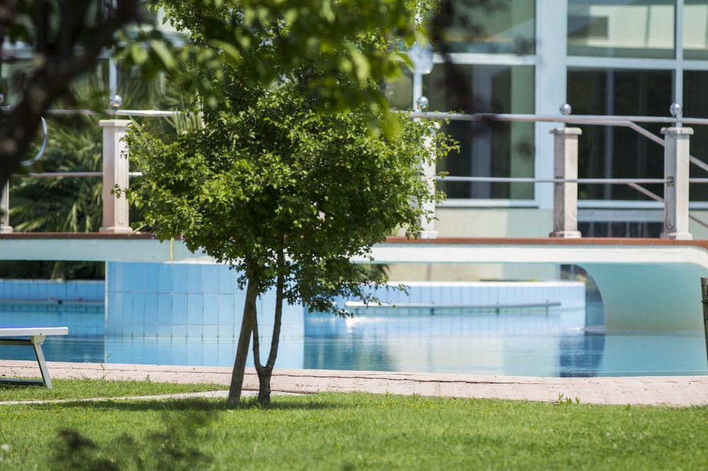 Hotel Terme Leonardo 39/42