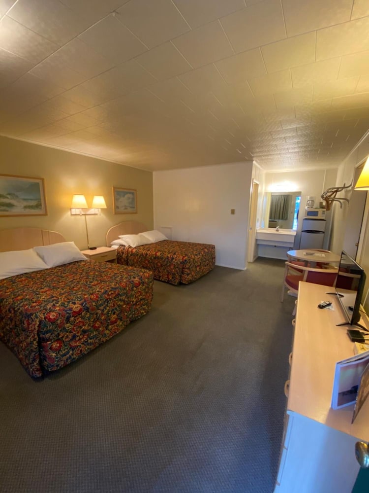 Birchwood Inn 7/24