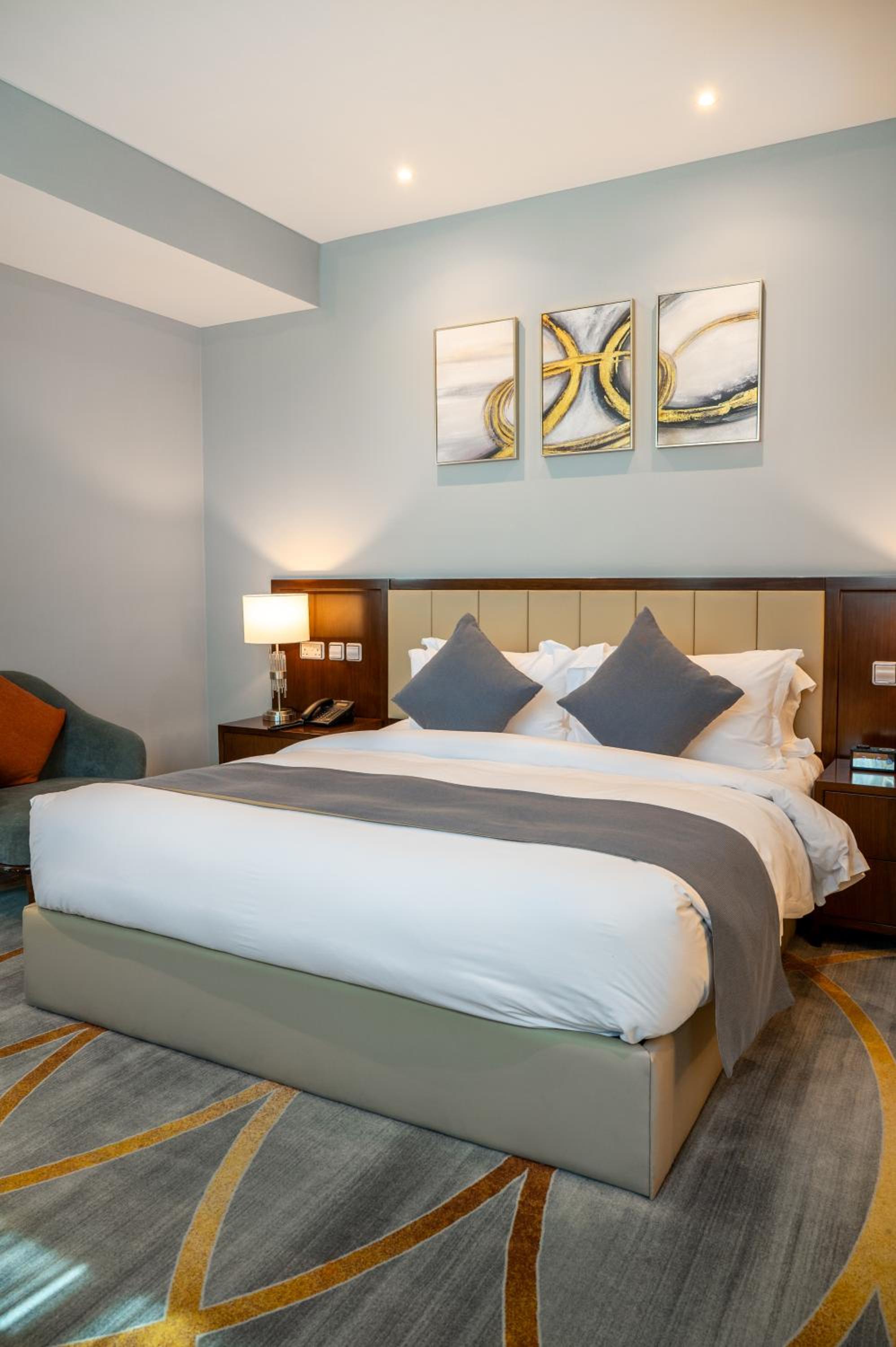 2 Bedrooms, Ambassador, Suite