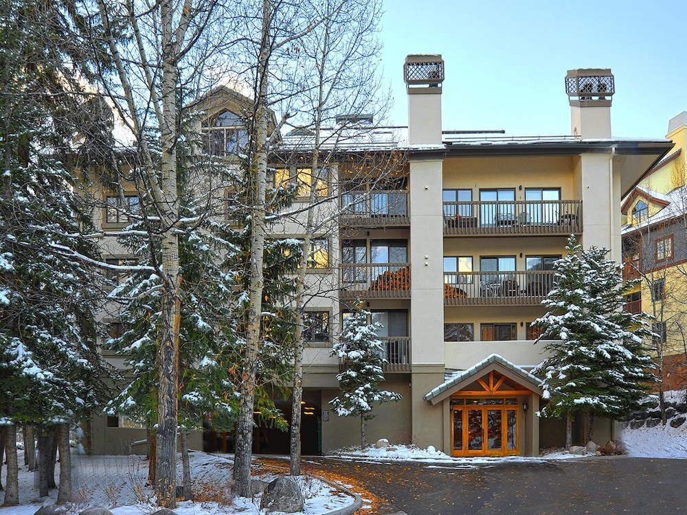 Townsend Place 2/50