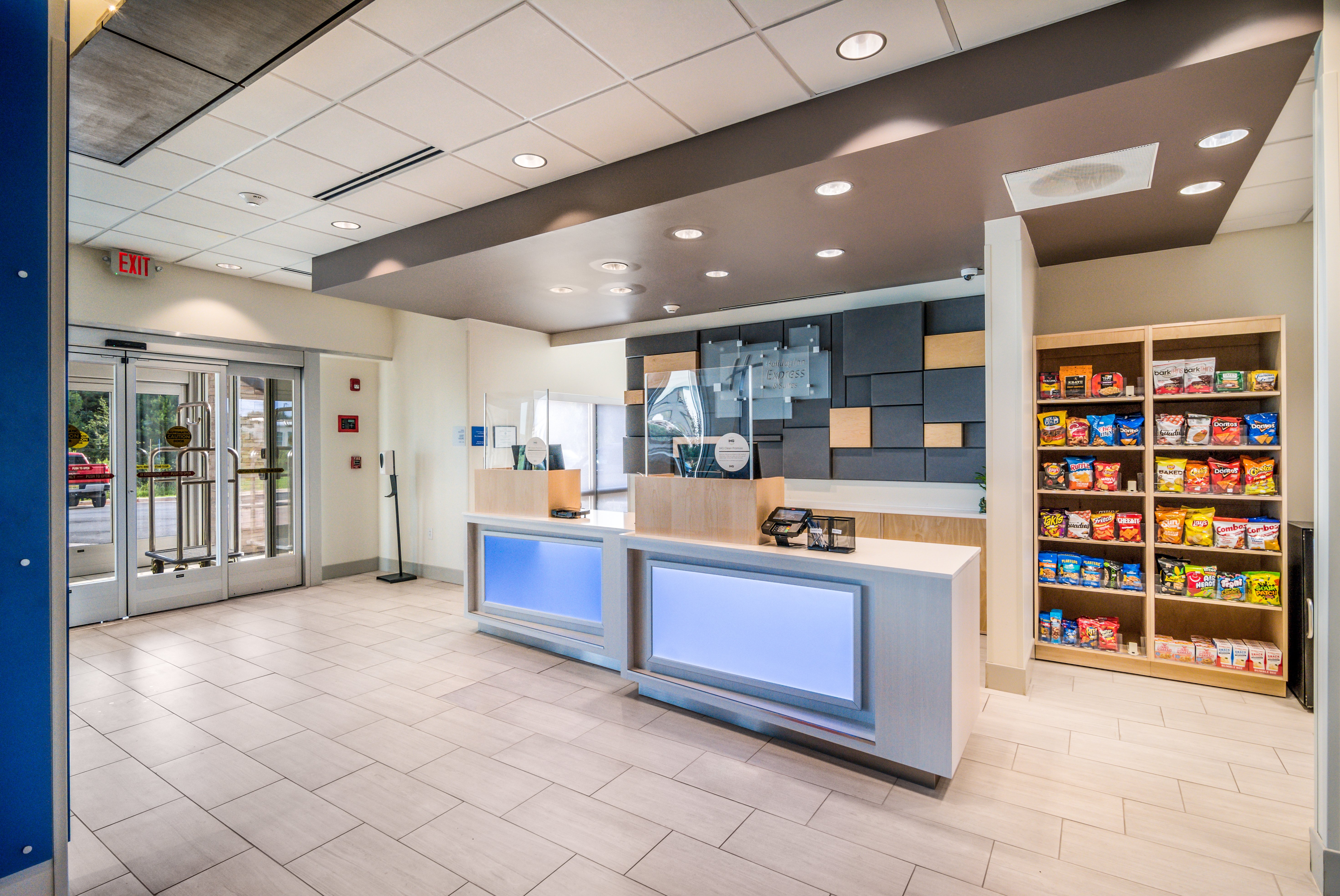 Holiday Inn Express and Suites Asheboro 8/34