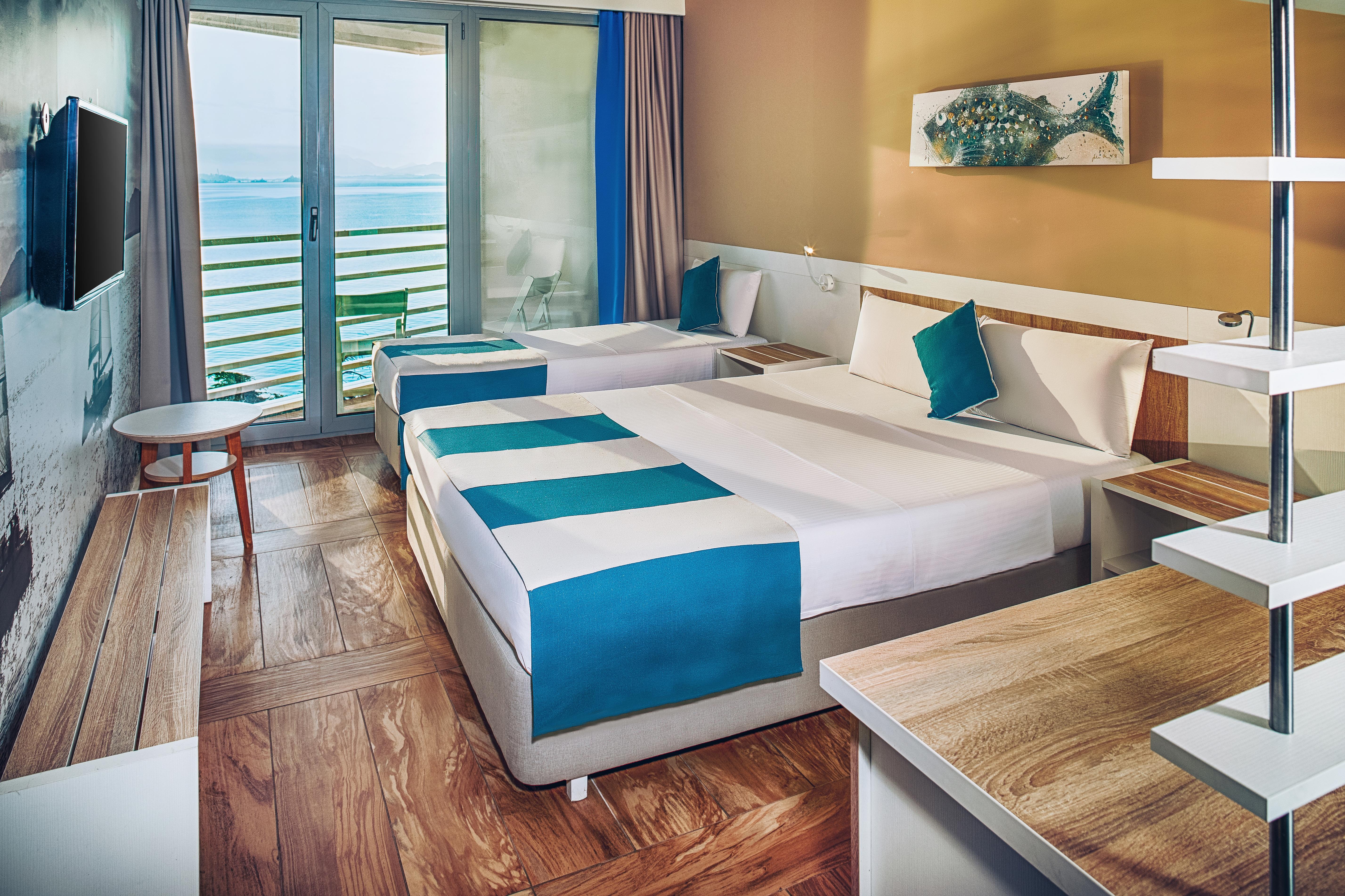Room, Triple, Balcony