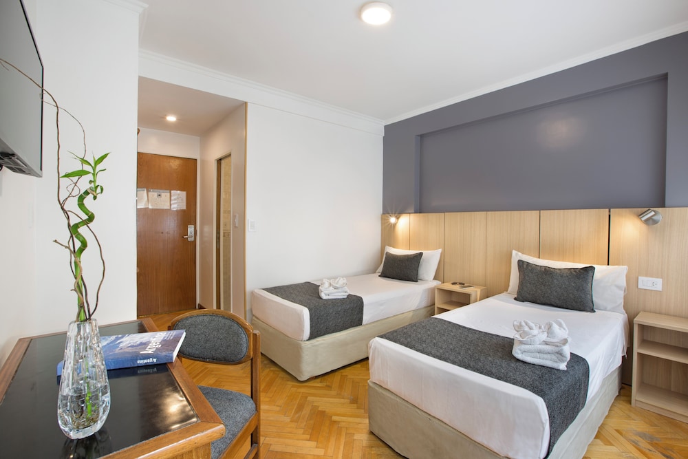 Room, Twin Beds