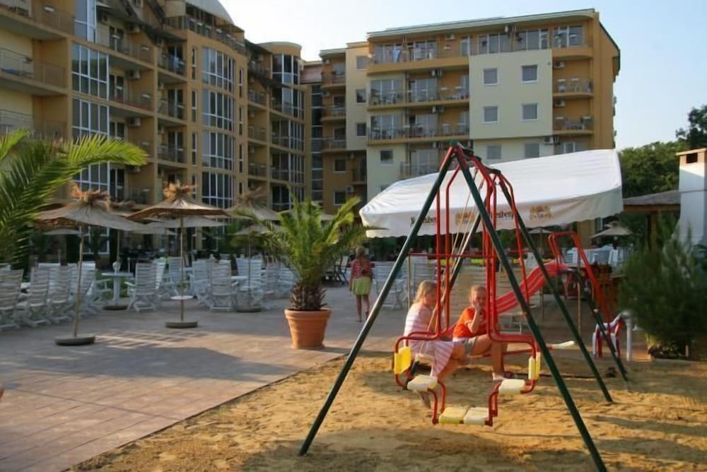 Joya Park Complex 55/66