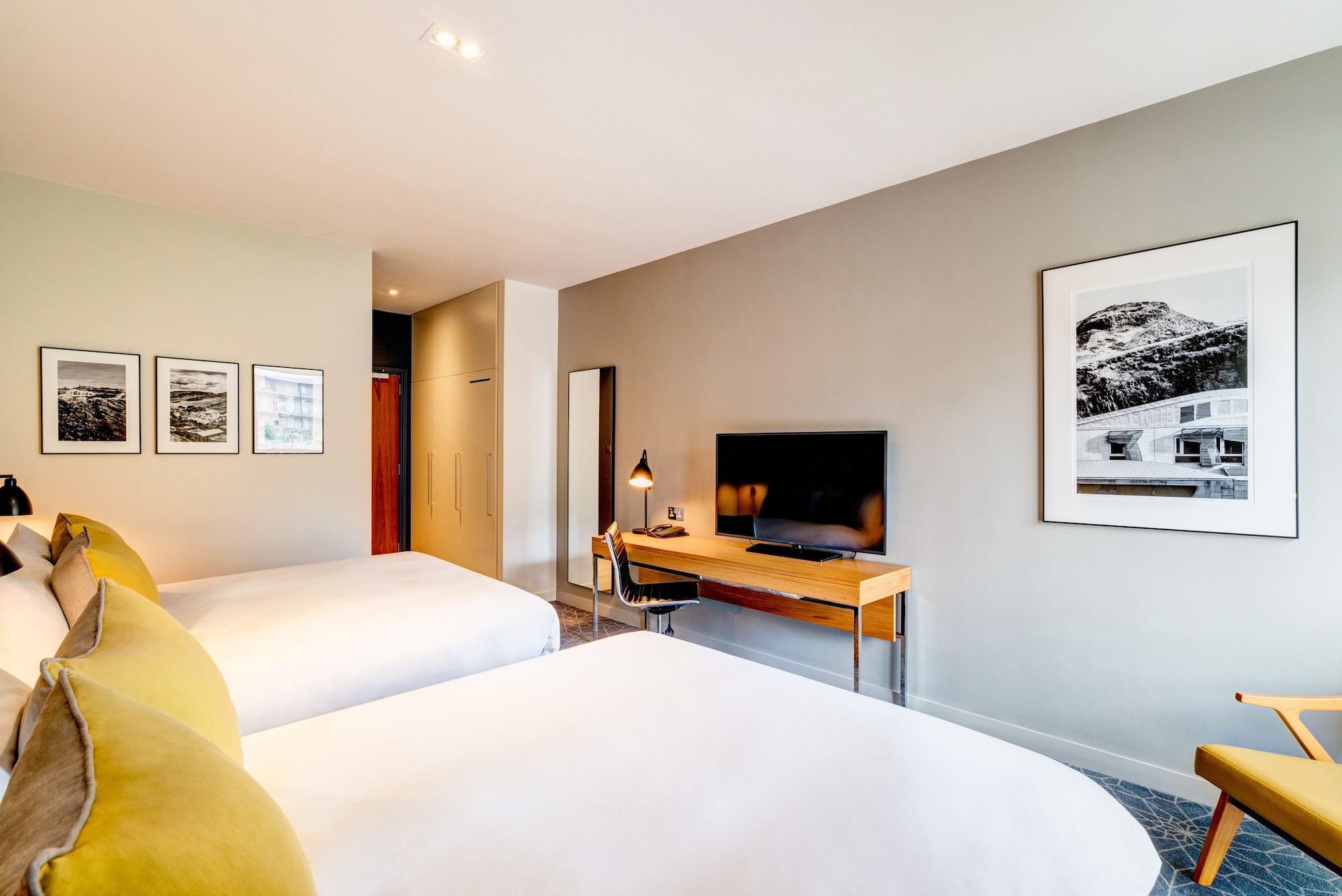 FAMILY, 2 DOUBLE BEDS