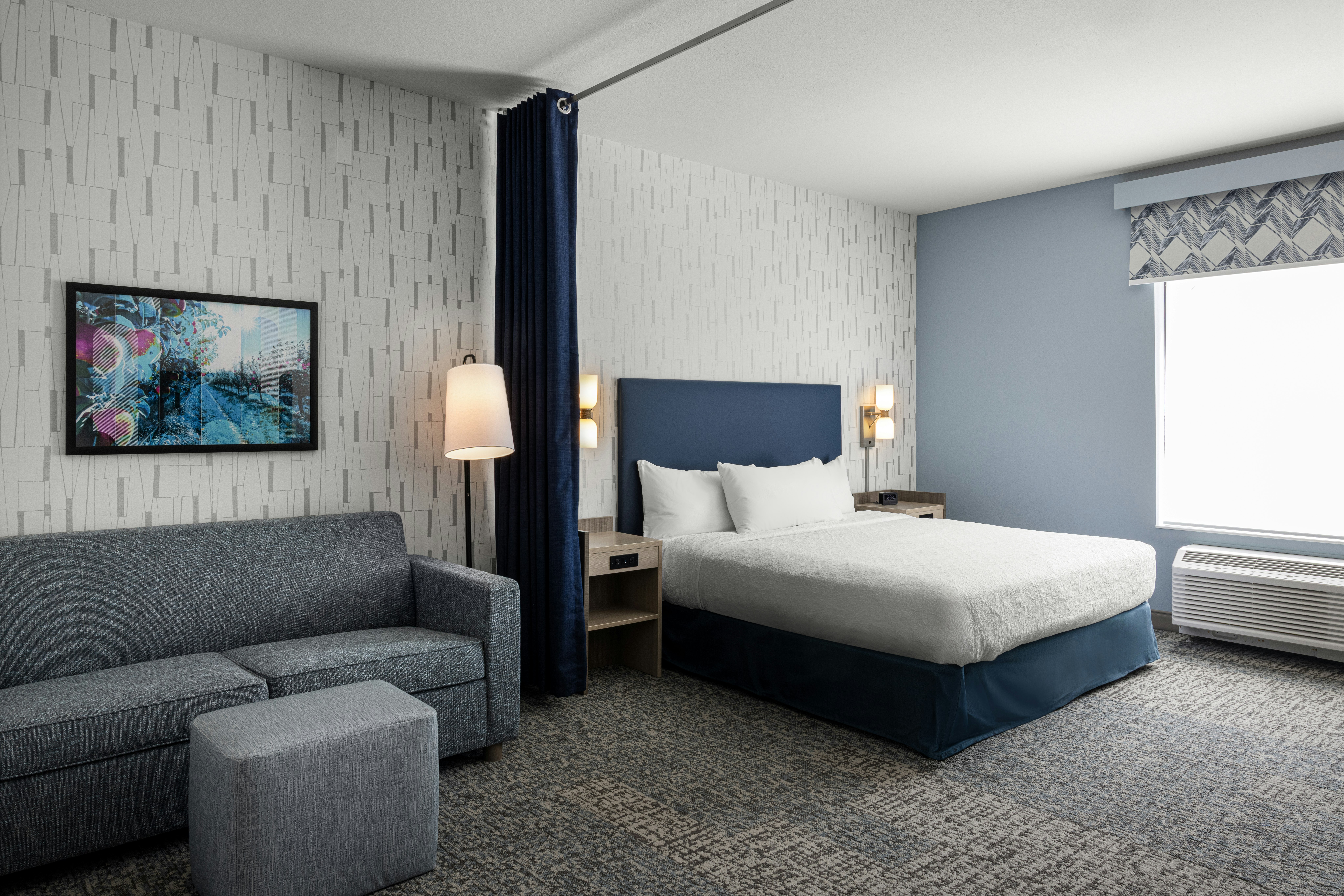 Studio, King Bed, Accessible