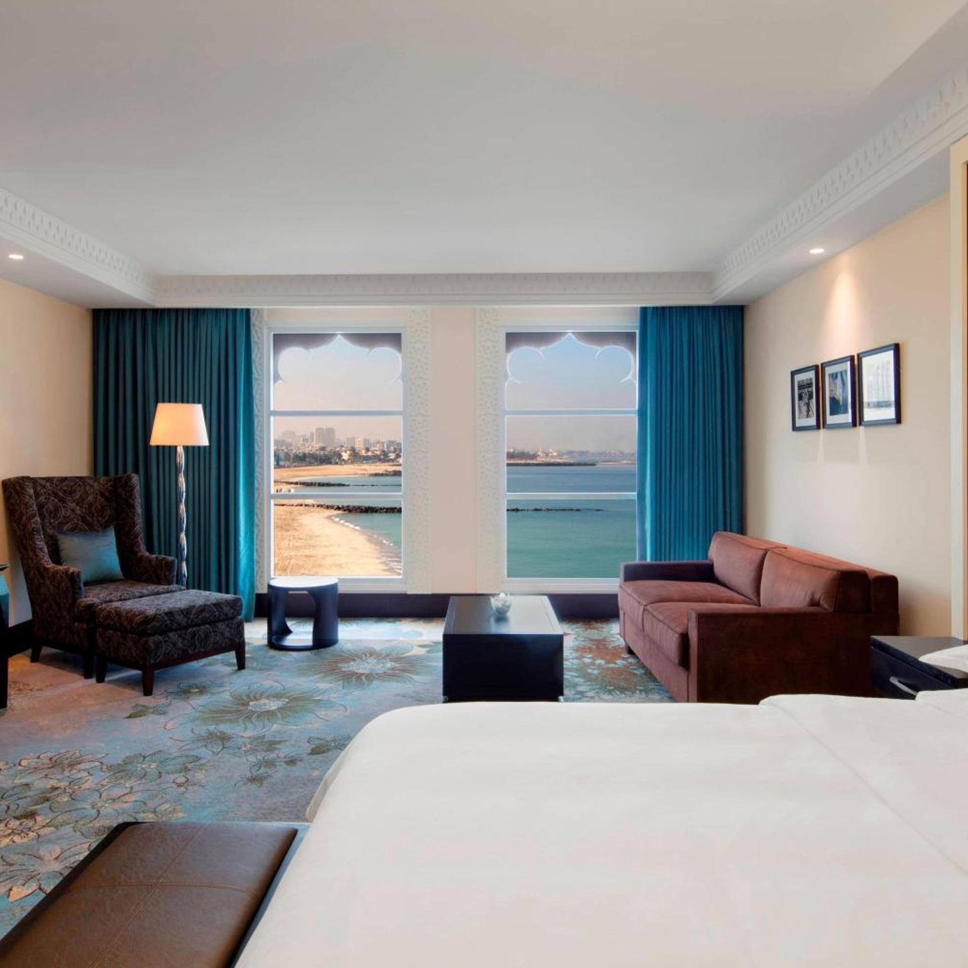 Premier, Deluxe, King Bed, Sea View, Sheraton Sharjah Beach Resort Spa 3/9