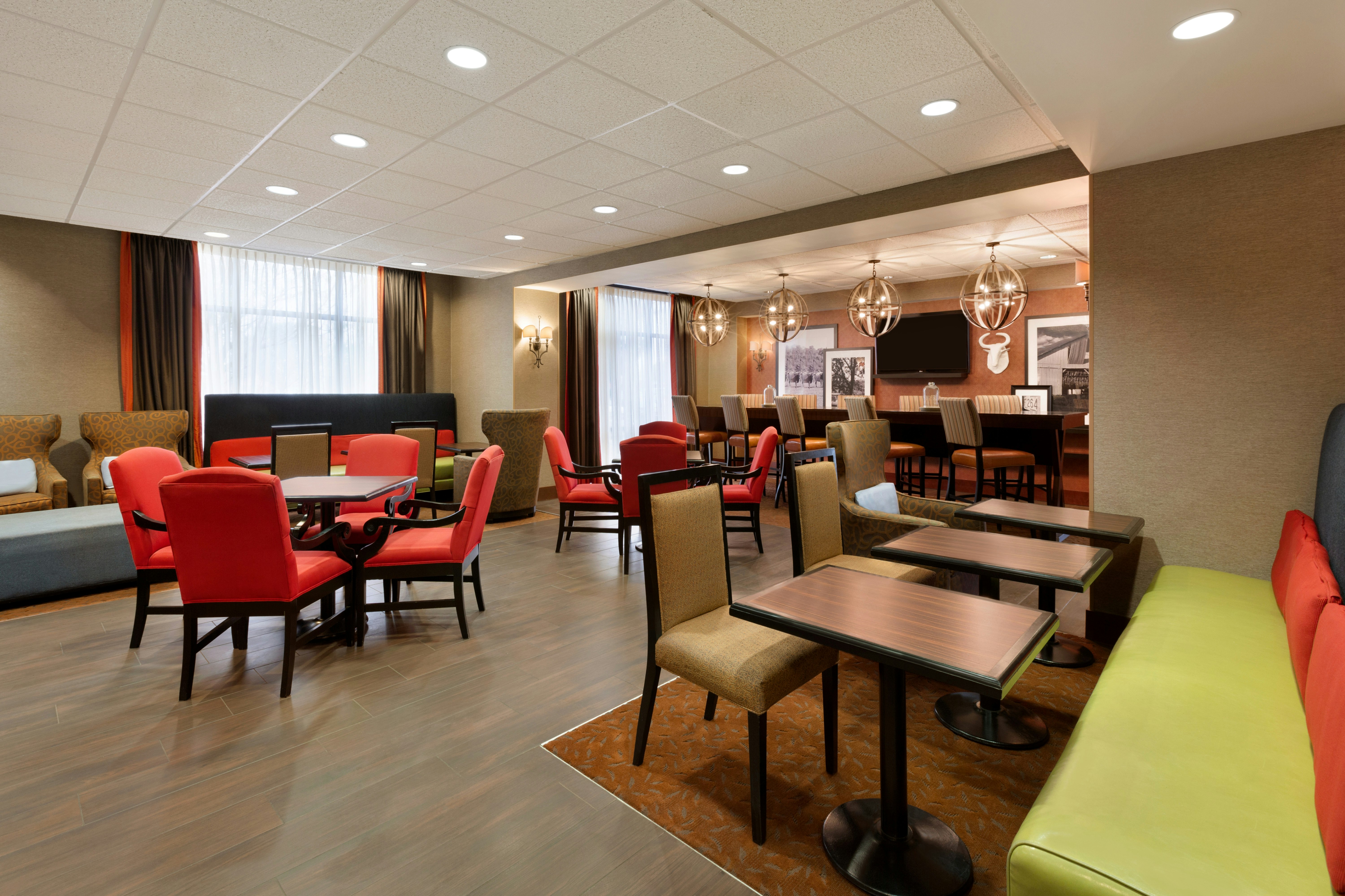 Hampton Inn Wichita Falls Sikes Senter Mall 18/36