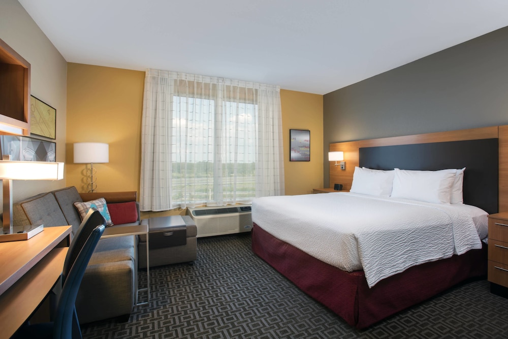TownePlace Suites Orlando at Flamingo Crossings Town Center/Western Entrance 22/69