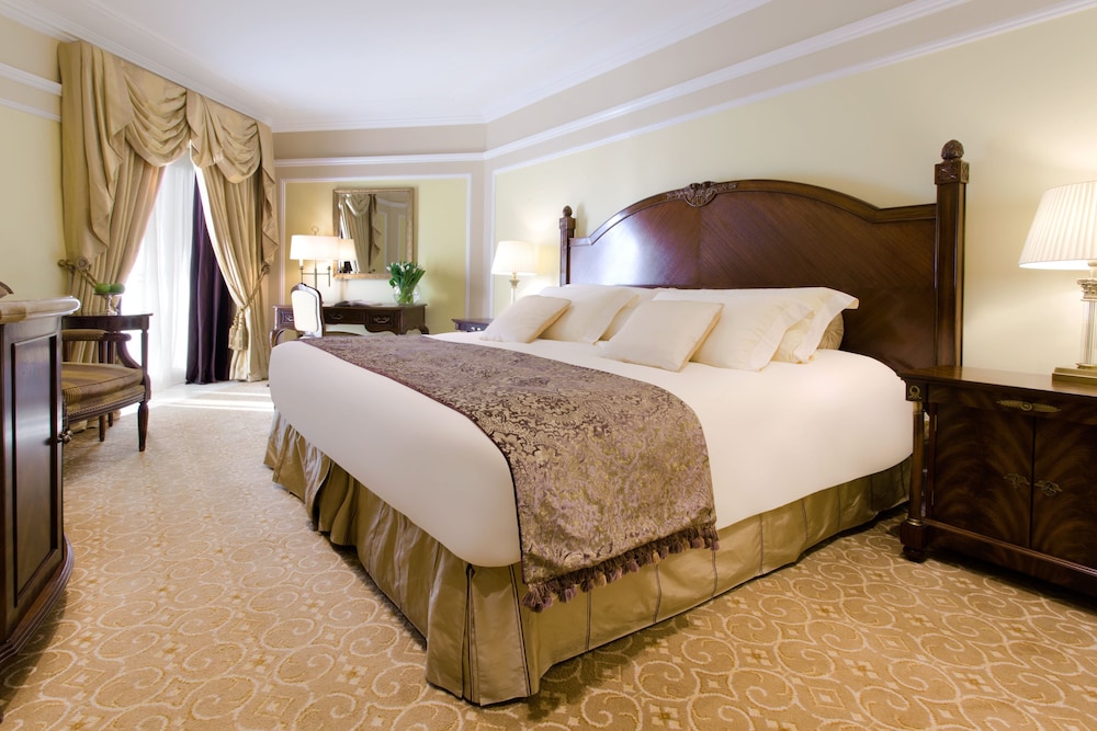 The Regency Hotel Kuwait 14/69