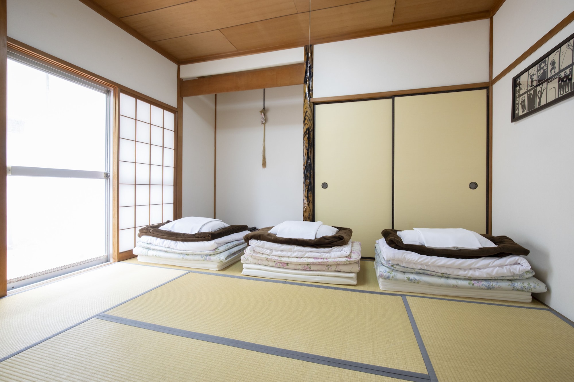 JAPANESE, SHARED BATHROOM