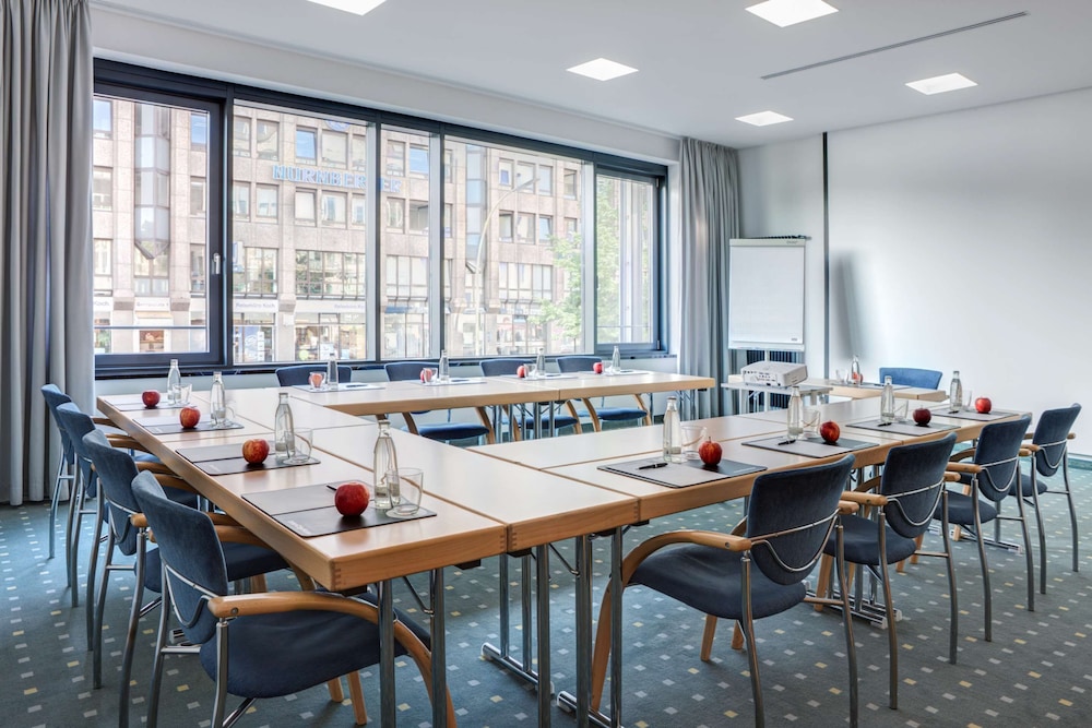 INTERCITYHOTEL HAMBURG HAUPTBAHNHOF 19/22