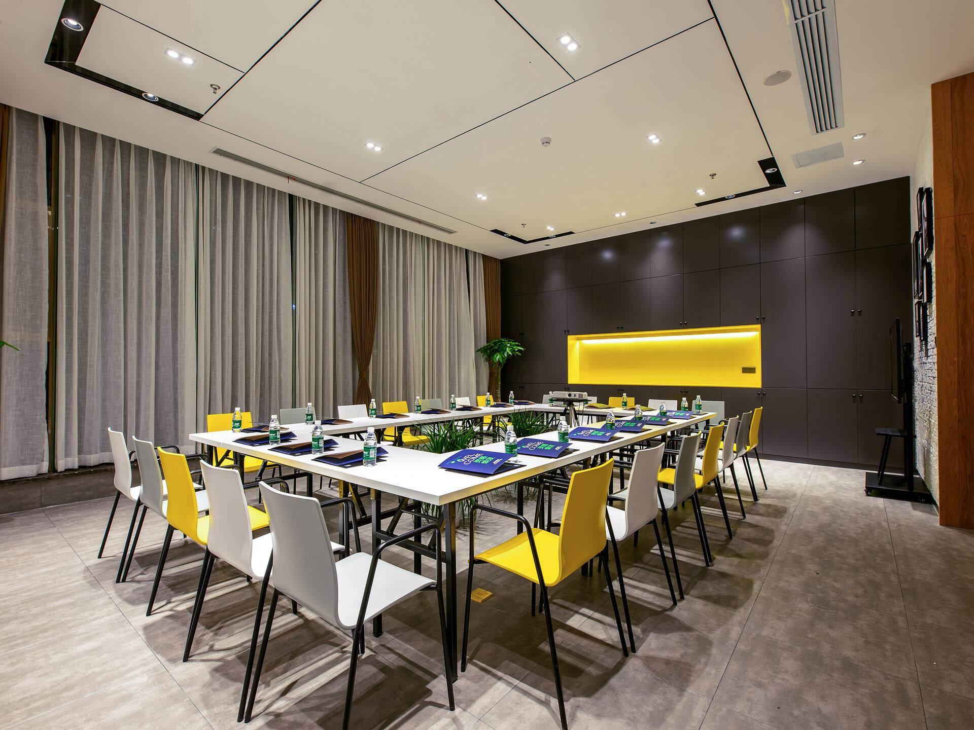 Campanile Hotel (Changsha Hongxing Desiqin Plaza) 39/41