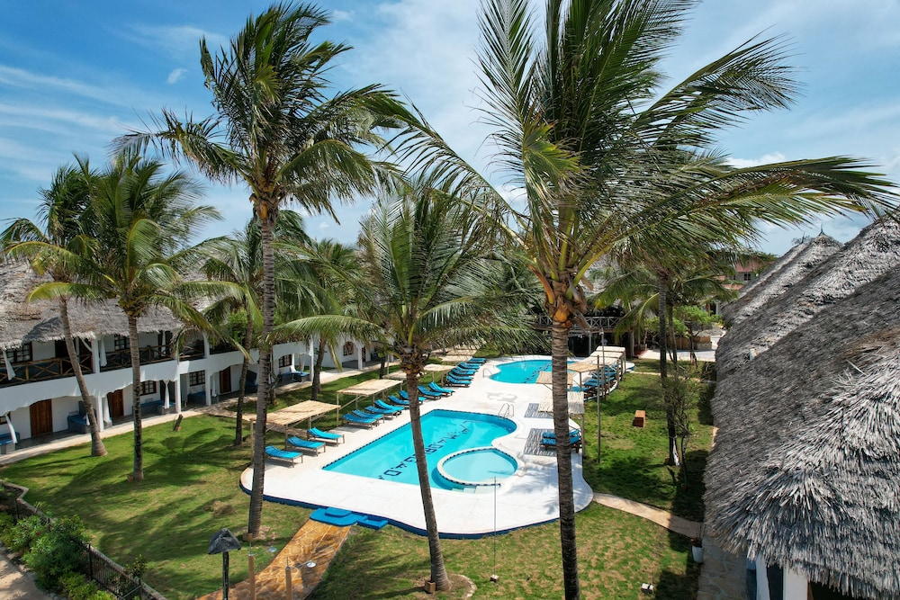 Nest Style Beach Hotel Zanzibar 36/59