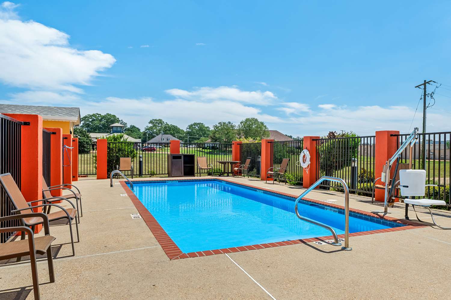 Best Western Plus Magee Inn & Suites 34/35