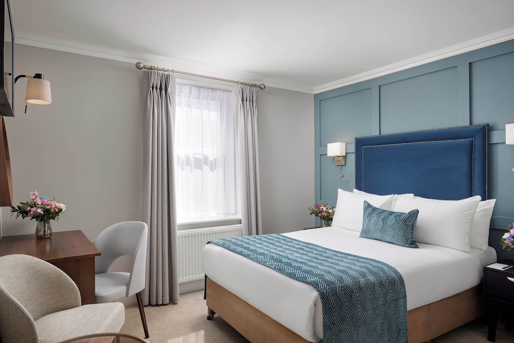 ROOM, DOUBLE BED