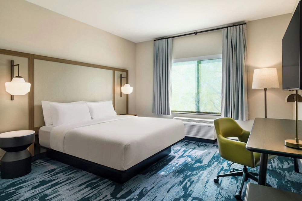Fairfield by Marriott Inn & Suites Hanford 9/28