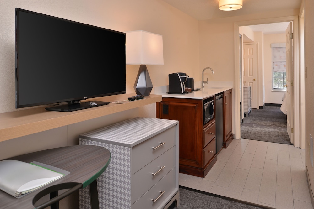 Holiday Inn Hotel And Suites Raleigh Cary I 40 Walnut St 58/68