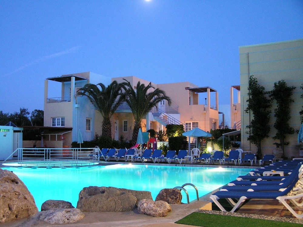 Futura Hotel 77/84