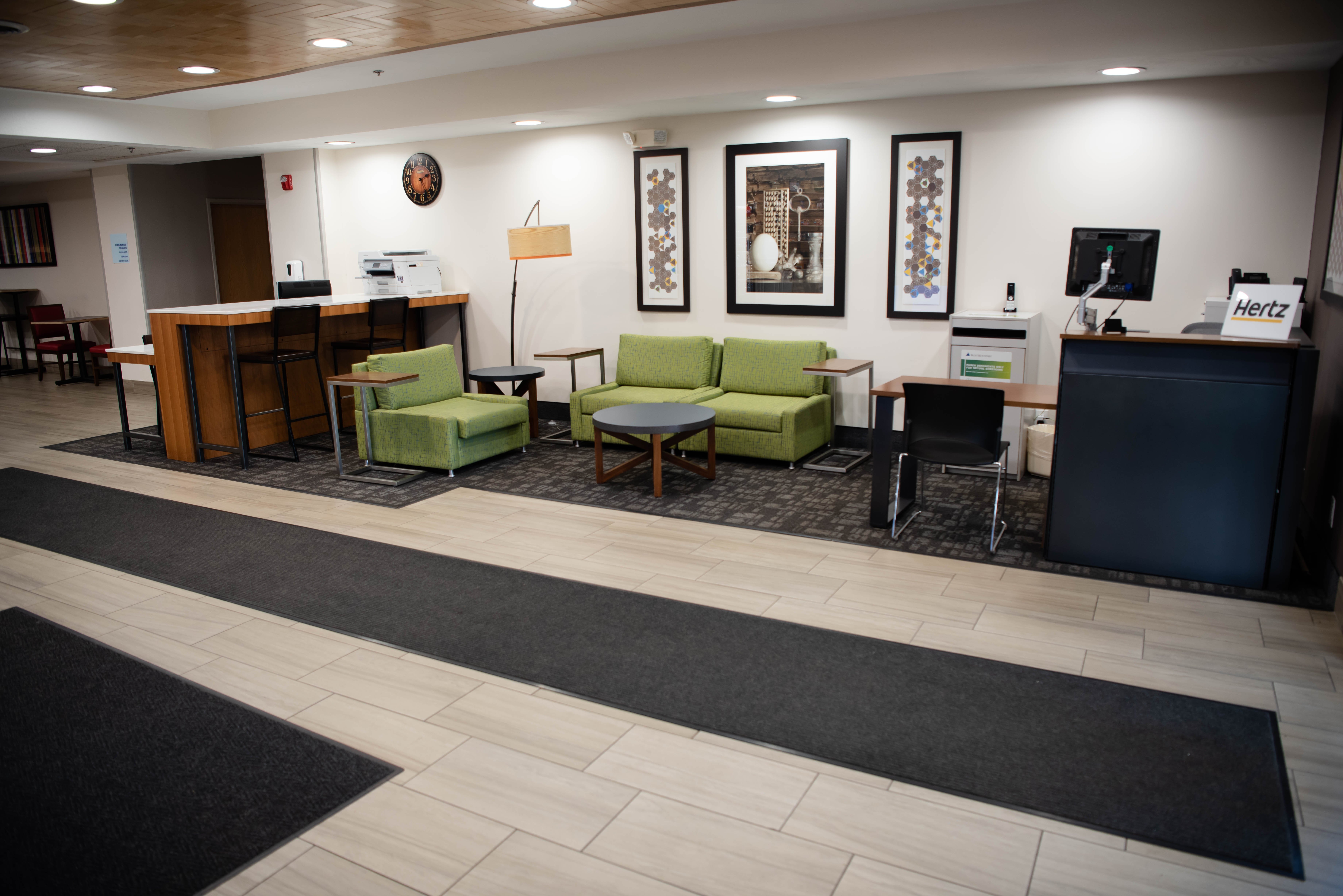 Holiday Inn Express Winfield 35/50