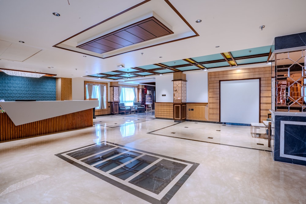 Hotel Lucky India 2/25