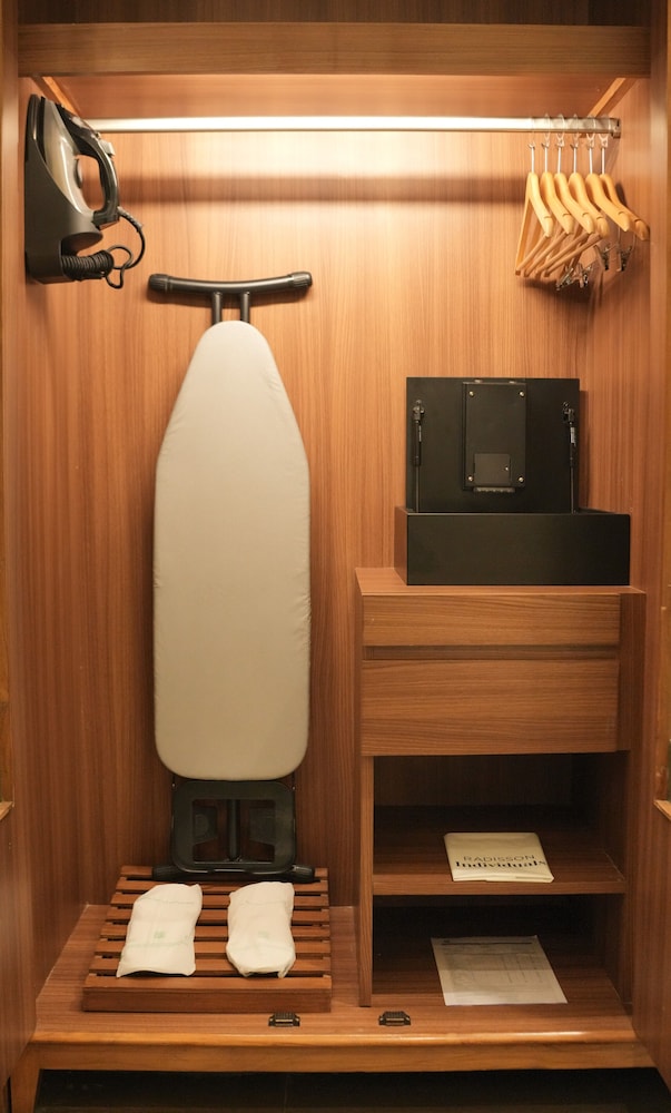 Gift City Club, a member of Radisson Individuals 38/46