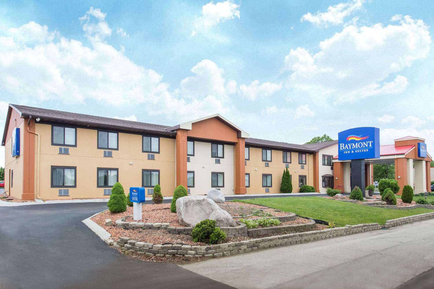 Baymont By Wyndham Waukesha 2/30