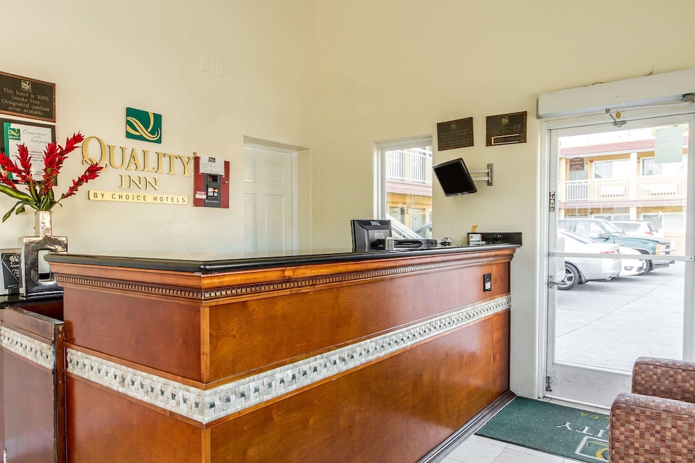 Signature Inn Berkeley 8/50