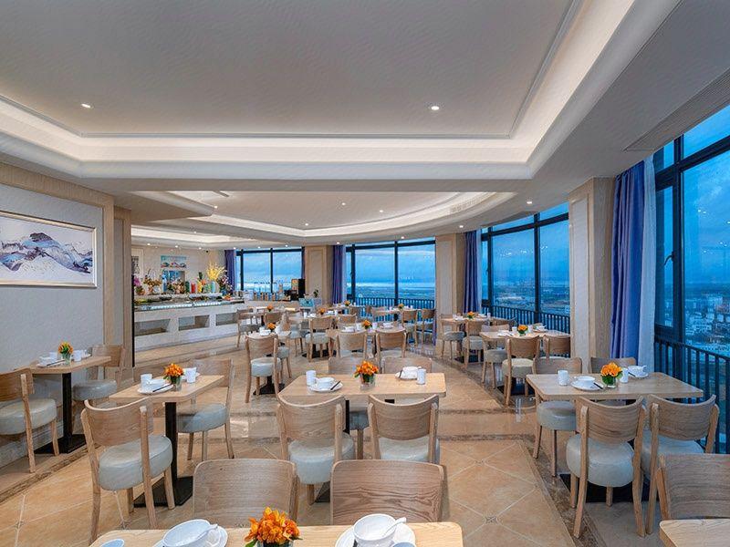 Vienna International Hotel (Zhuhai Gaolangang International) 48/56